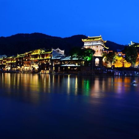 Fenghuang Slowly Time Inn Extérieur photo
