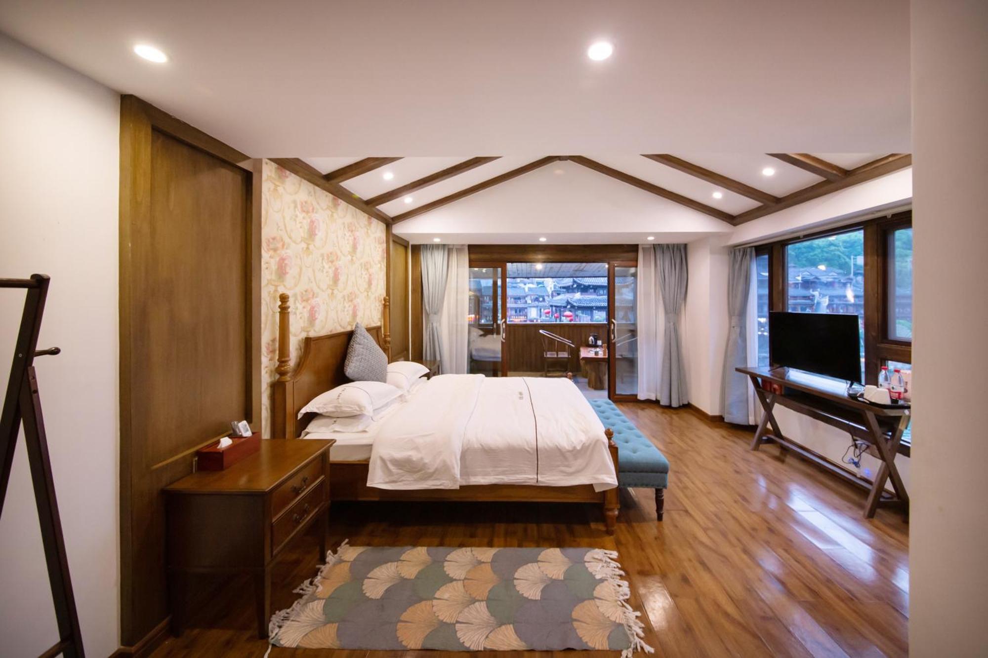 Fenghuang Slowly Time Inn Extérieur photo