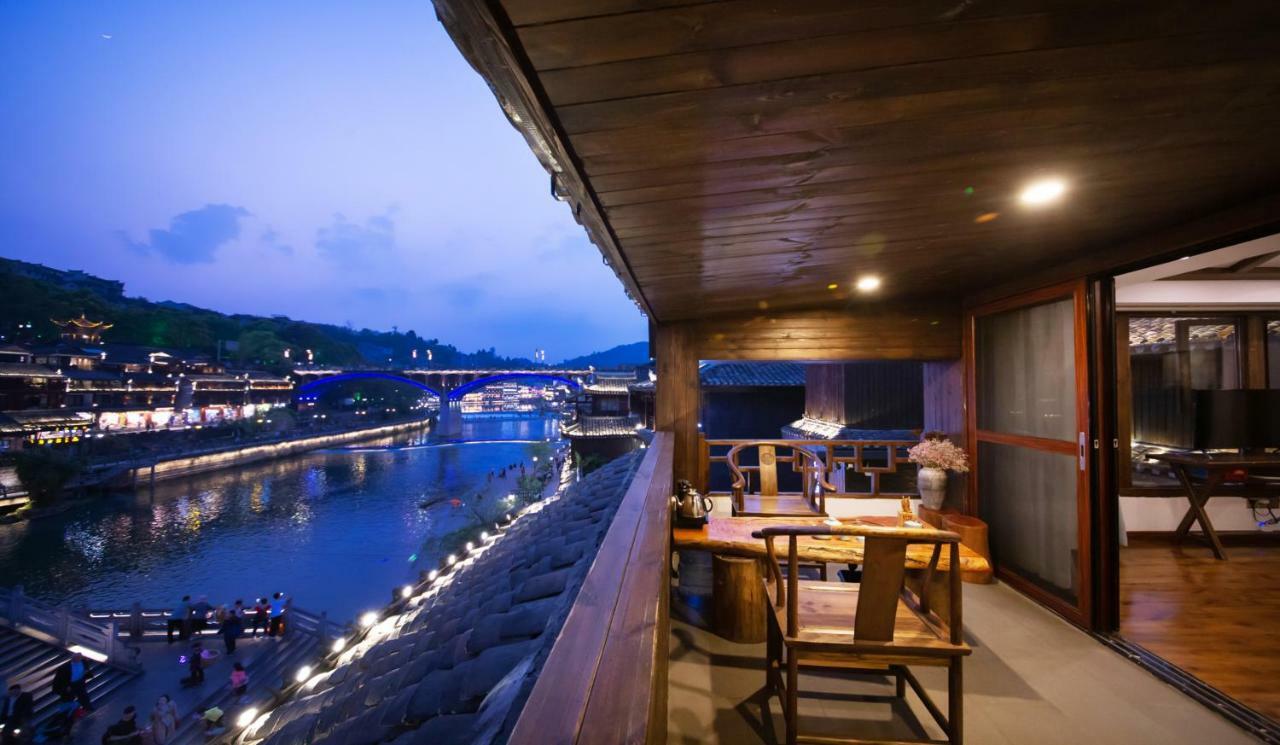 Fenghuang Slowly Time Inn Extérieur photo