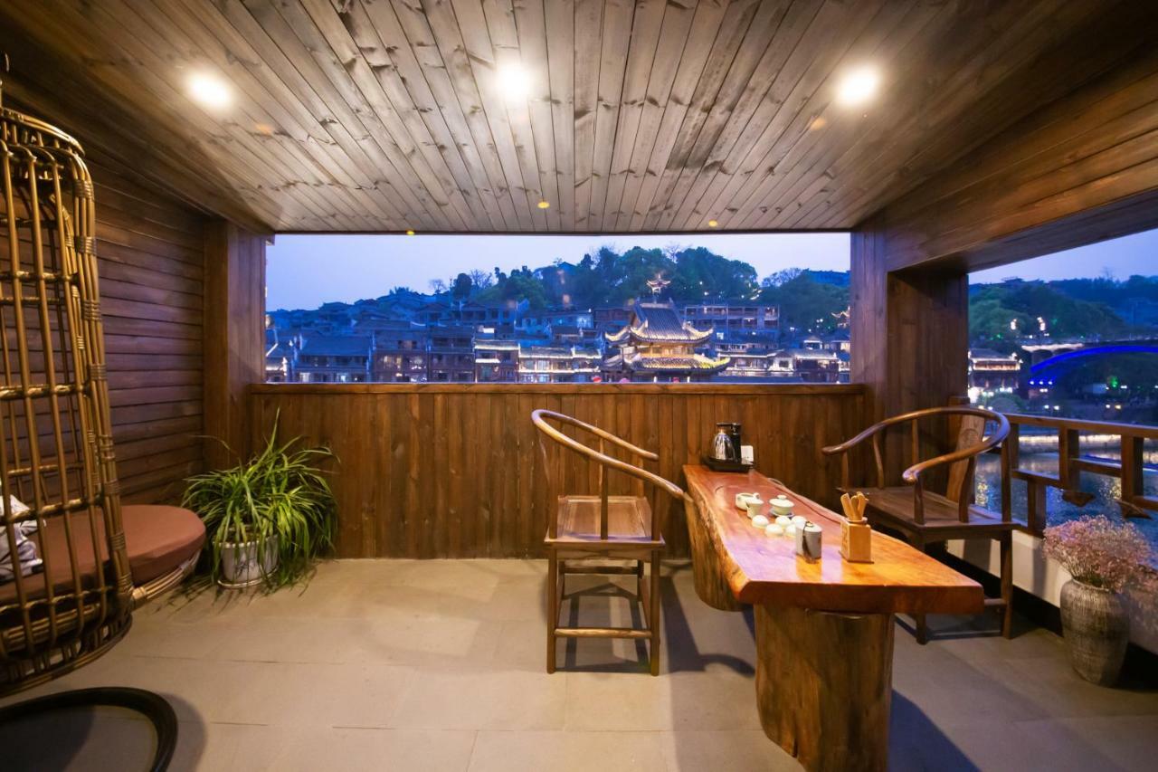 Fenghuang Slowly Time Inn Extérieur photo