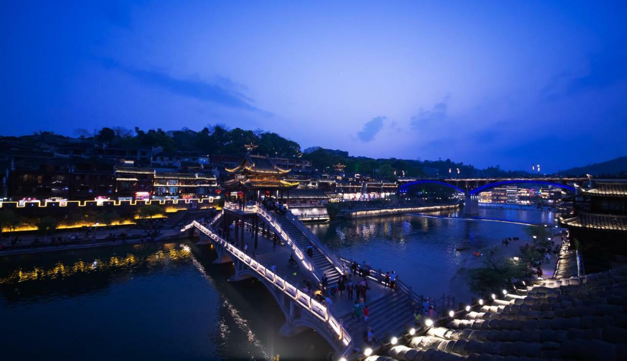 Fenghuang Slowly Time Inn Extérieur photo