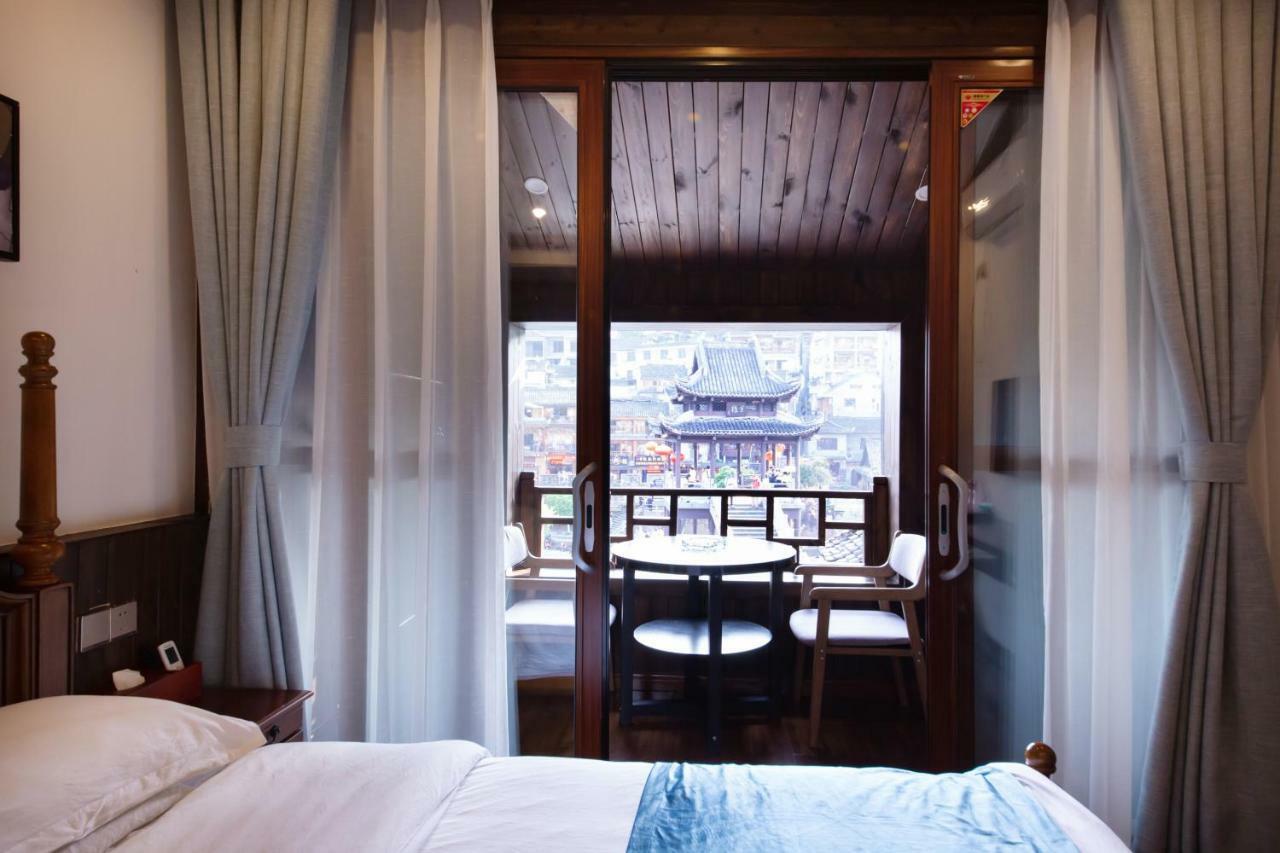Fenghuang Slowly Time Inn Extérieur photo