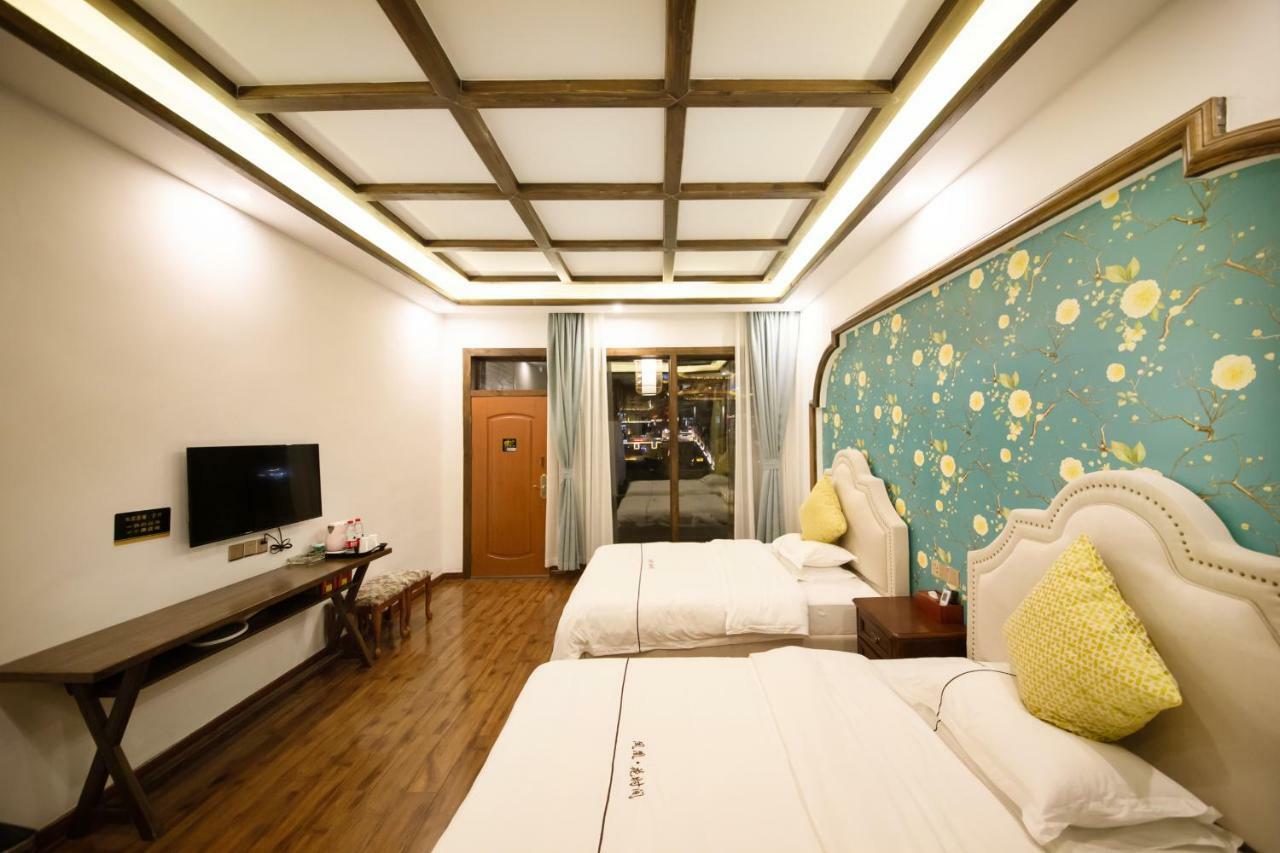 Fenghuang Slowly Time Inn Extérieur photo
