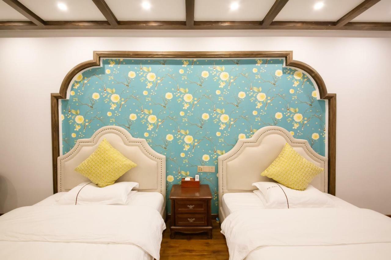 Fenghuang Slowly Time Inn Extérieur photo