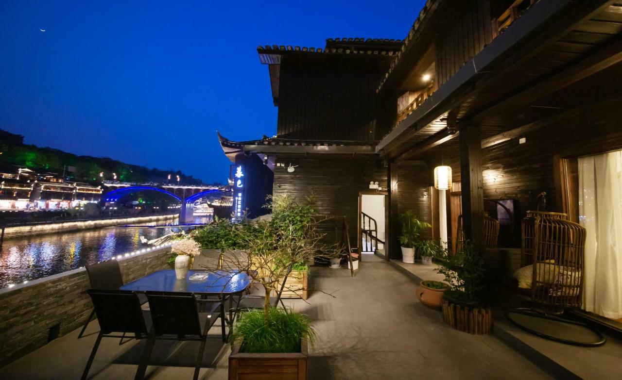 Fenghuang Slowly Time Inn Extérieur photo