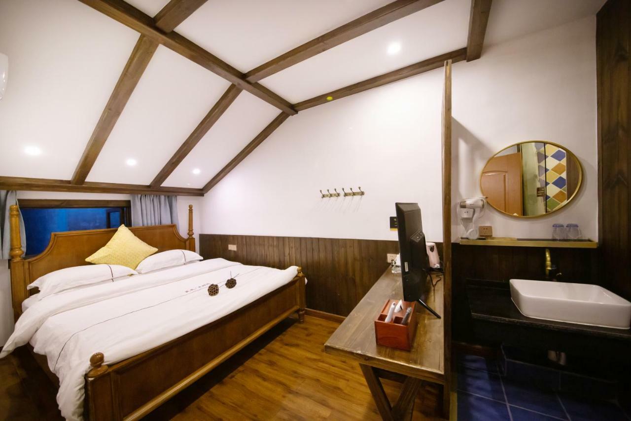 Fenghuang Slowly Time Inn Extérieur photo
